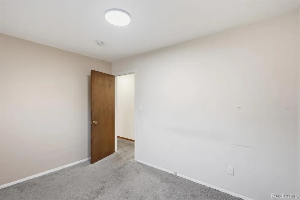 14283 La Chene Avenue Warren City MI 48088