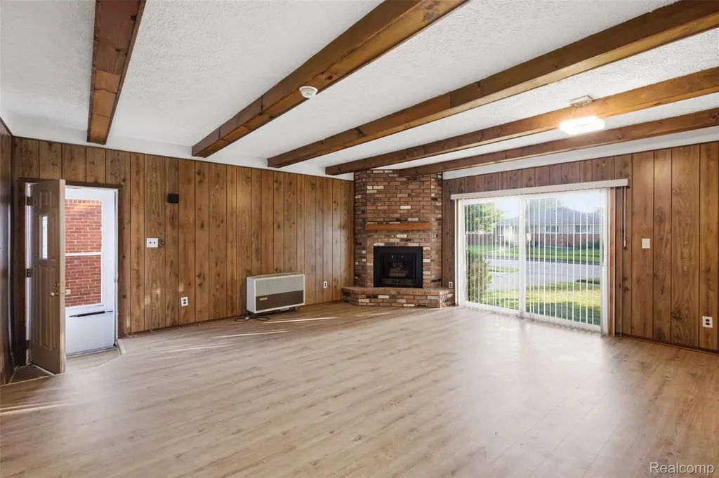 14283 La Chene Avenue Warren City MI 48088