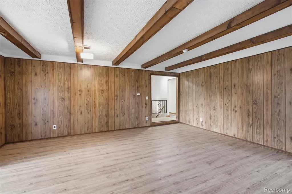 14283 La Chene Avenue Warren City MI 48088