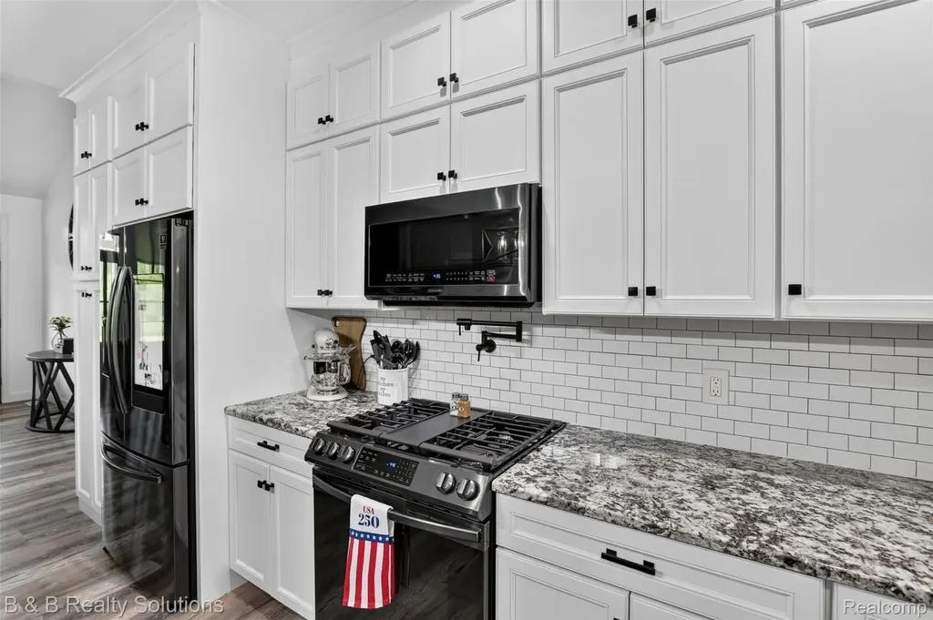 6204 Fish Lake Road Deerfield Township MI 48461