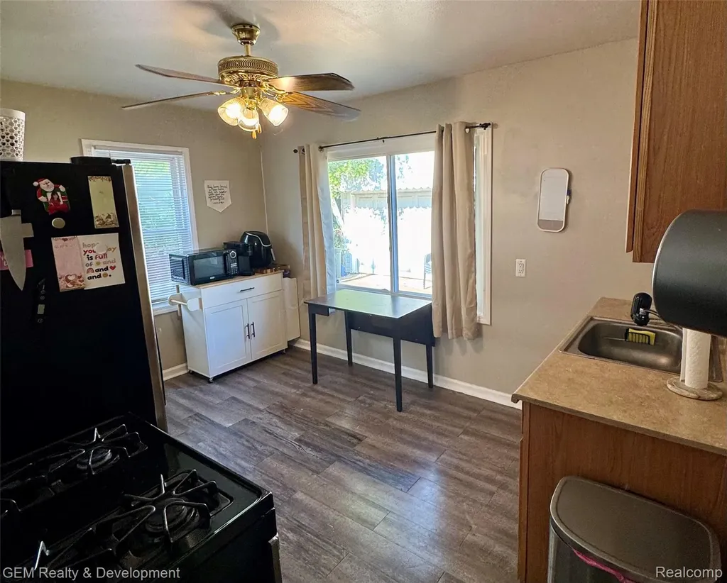 11430 Garfield Redford Charter Township MI 48239