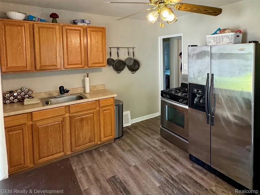 11430 Garfield Redford Charter Township MI 48239