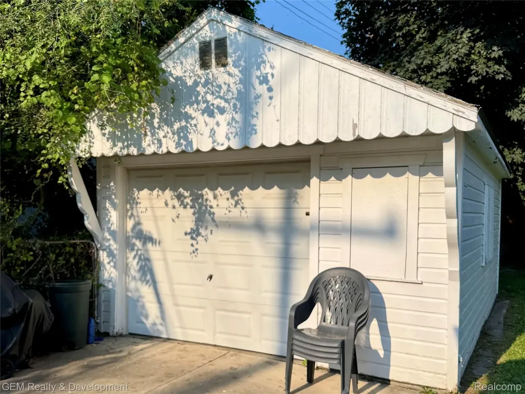 11430 Garfield Redford Charter Township MI 48239