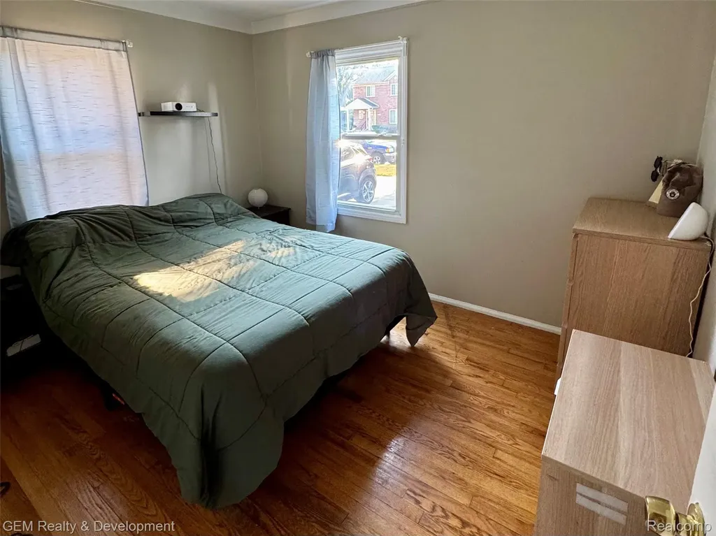 11430 Garfield Redford Charter Township MI 48239