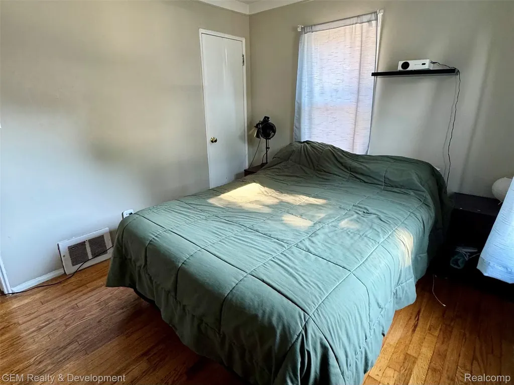 11430 Garfield Redford Charter Township MI 48239