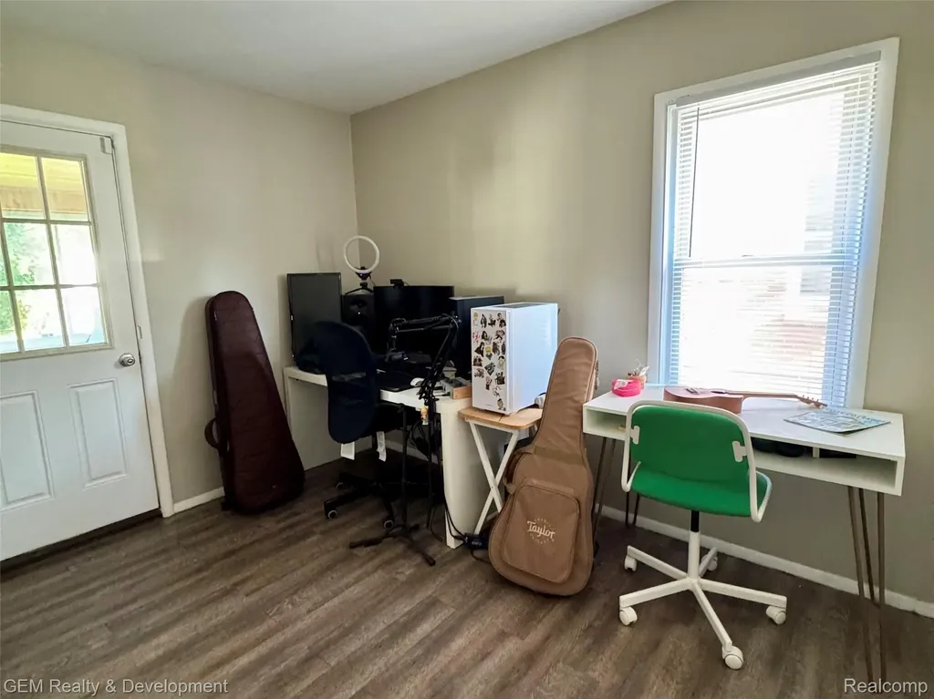 11430 Garfield Redford Charter Township MI 48239