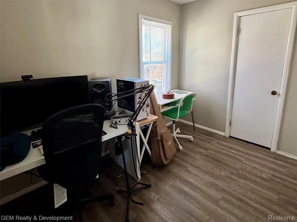 11430 Garfield Redford Charter Township MI 48239