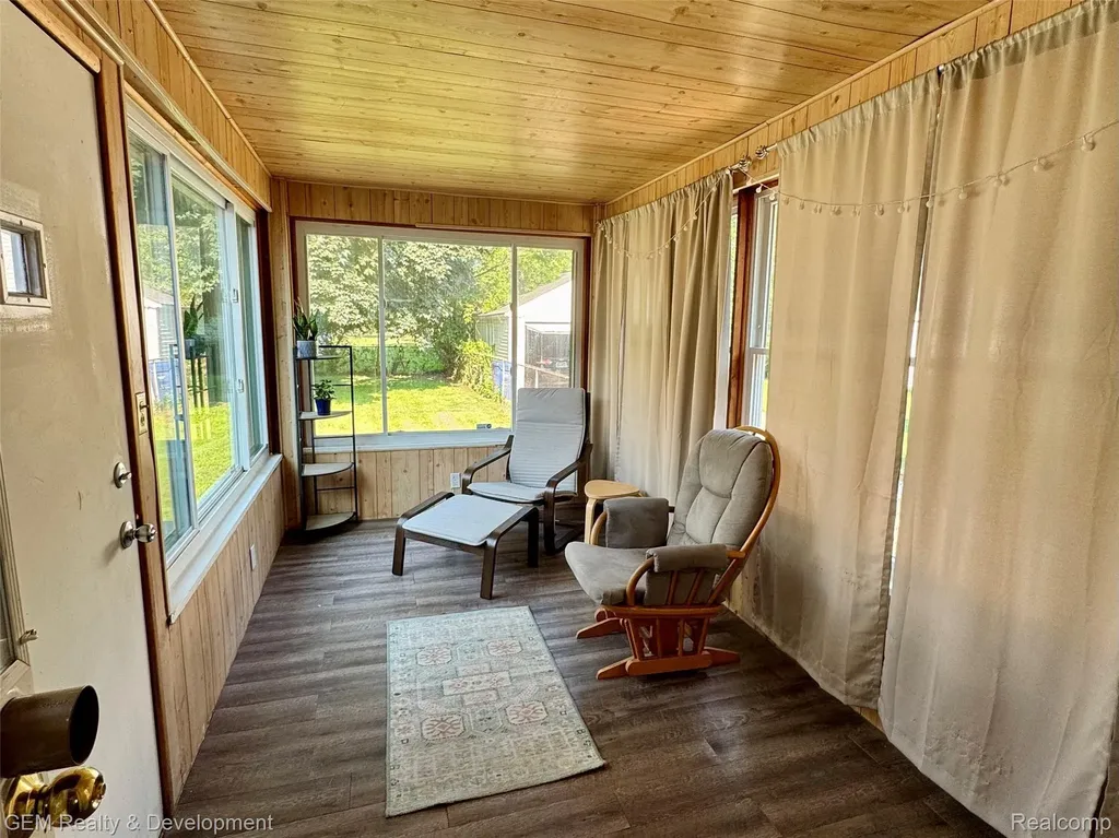 11430 Garfield Redford Charter Township MI 48239