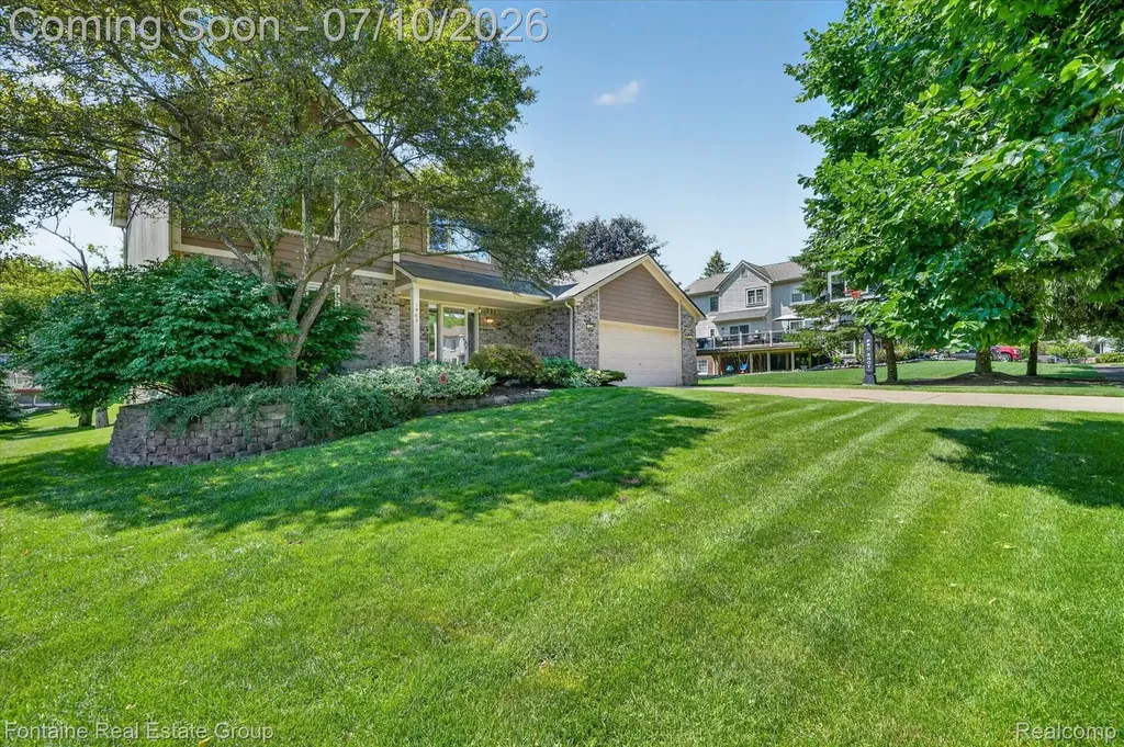 1963 Willowicke Drive Wixom City MI 48393