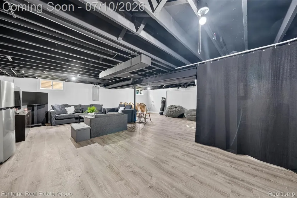 1963 Willowicke Drive Wixom City MI 48393