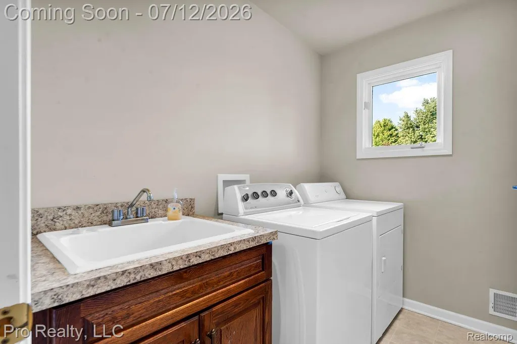 13838 Fawn Woods Court Plymouth Charter Township MI 48170