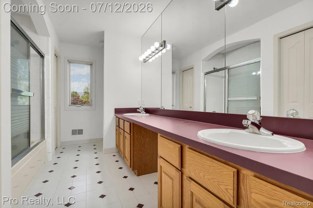 13838 Fawn Woods Court Plymouth Charter Township MI 48170
