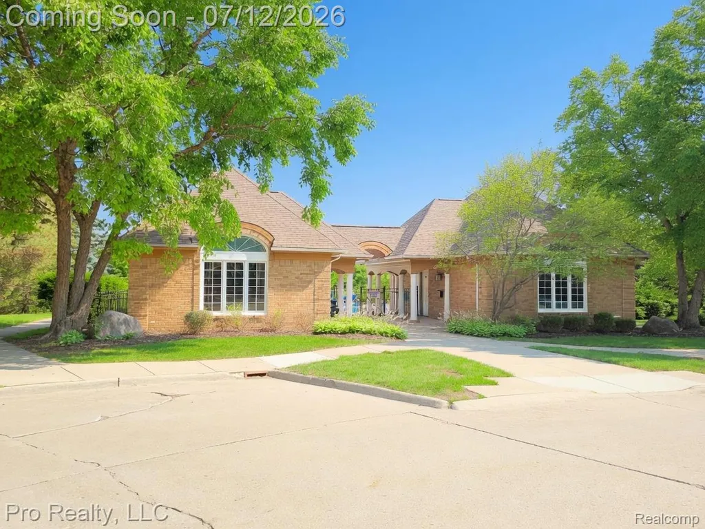 13838 Fawn Woods Court Plymouth Charter Township MI 48170