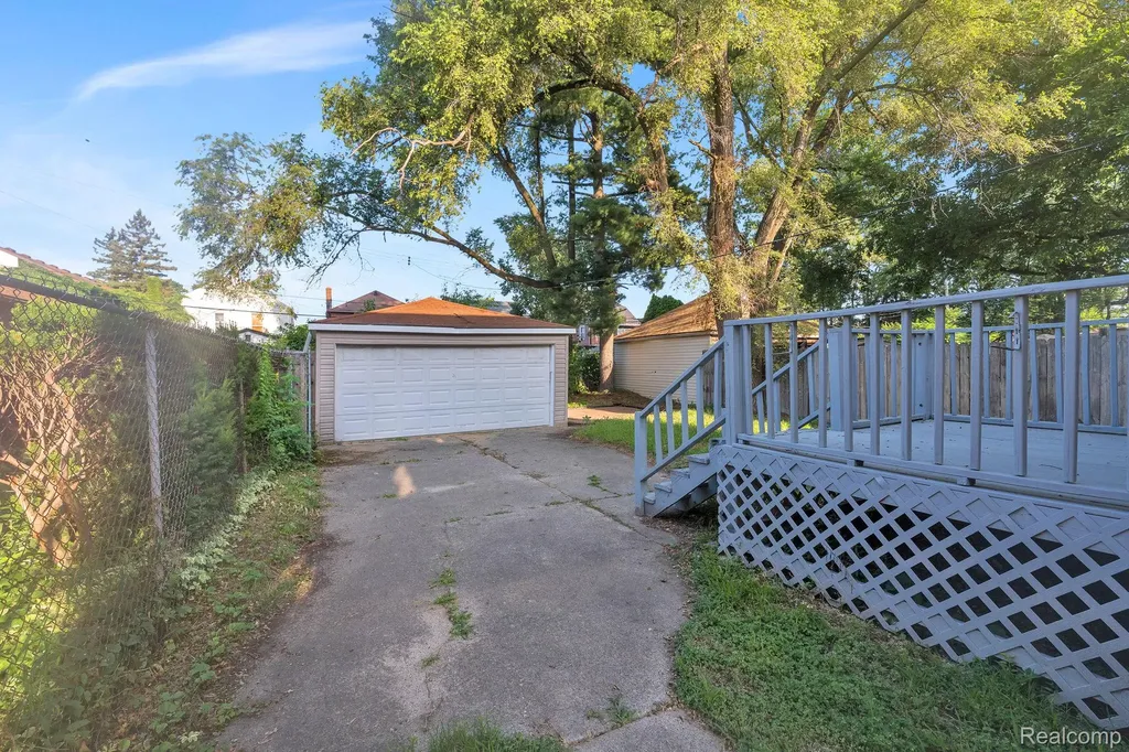 18961 Pennington Drive Detroit City MI 48221