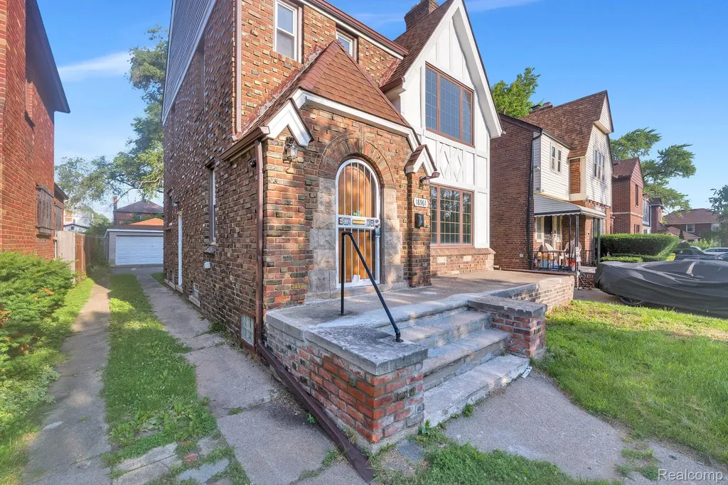 18961 Pennington Drive Detroit City MI 48221