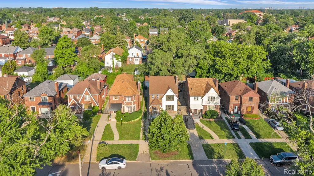 18961 Pennington Drive Detroit City MI 48221
