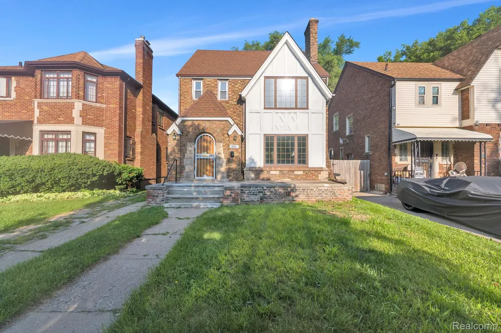 18961 Pennington Drive Detroit City MI 48221