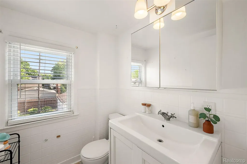 13278 Veronica Street Southgate City MI 48195