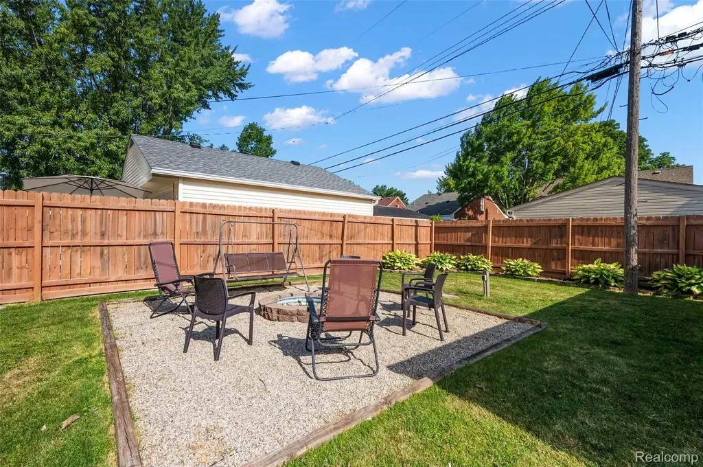13278 Veronica Street Southgate City MI 48195