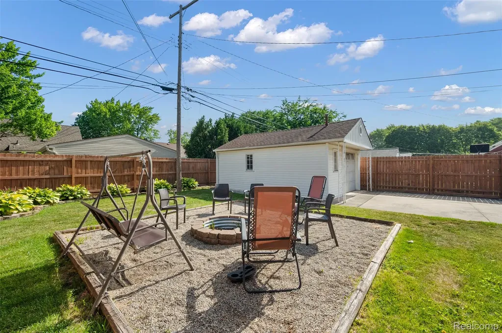 13278 Veronica Street Southgate City MI 48195