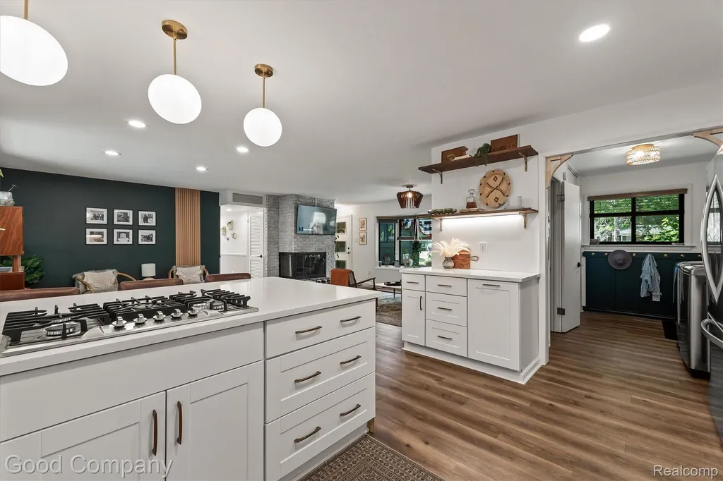141 Nesbit Lane Rochester Hills City MI 48309