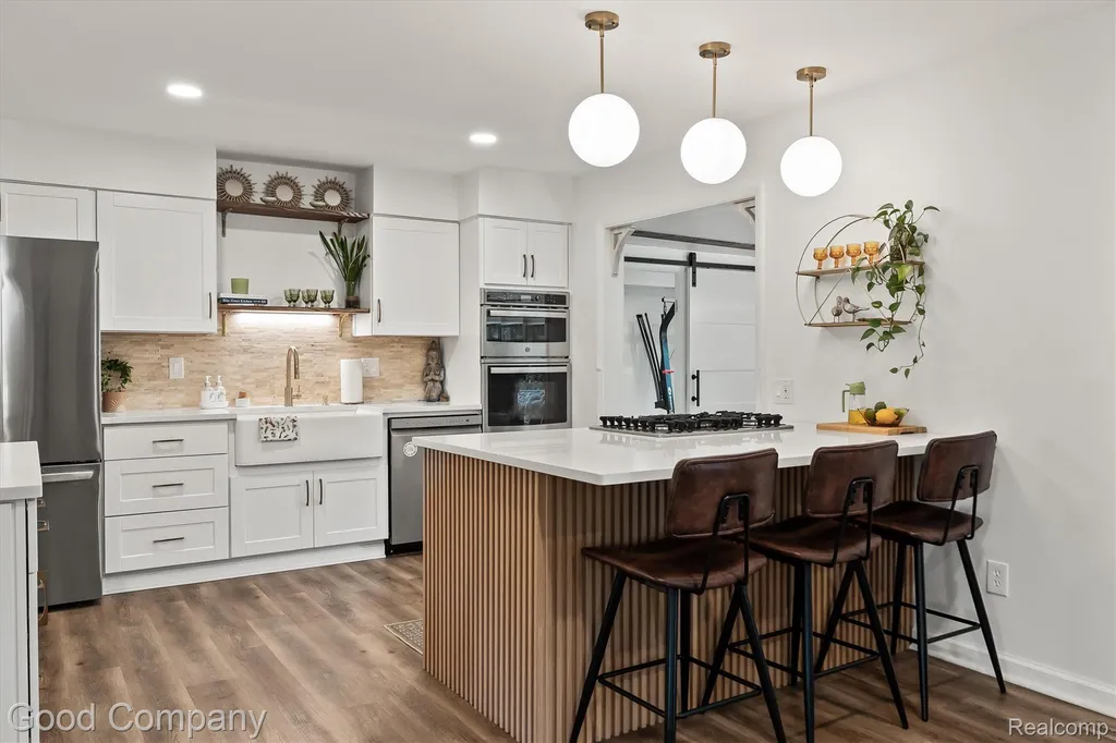141 Nesbit Lane Rochester Hills City MI 48309