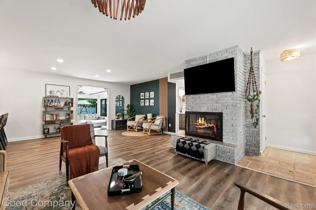 141 Nesbit Lane Rochester Hills City MI 48309