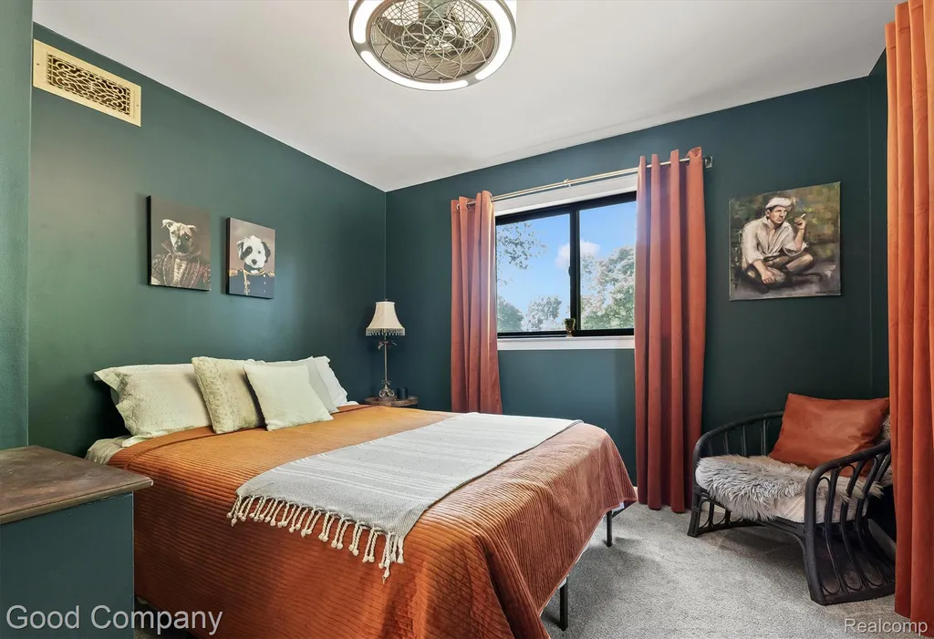141 Nesbit Lane Rochester Hills City MI 48309