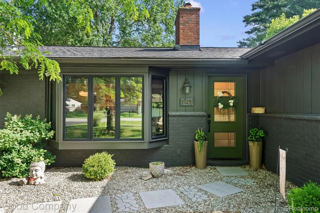 141 Nesbit Lane Rochester Hills City MI 48309