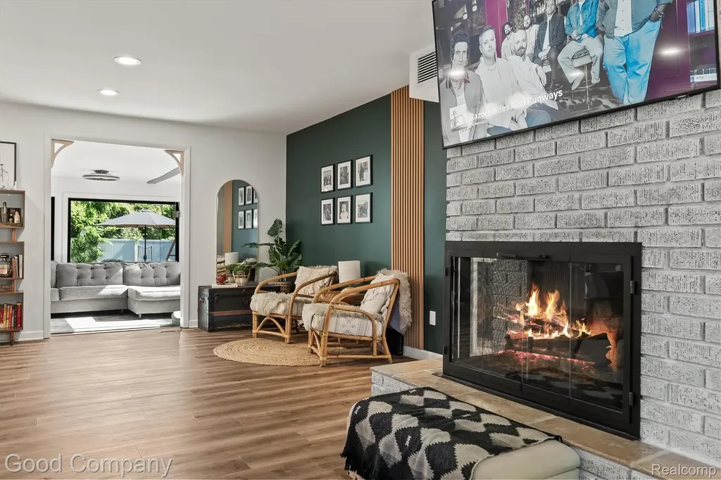 141 Nesbit Lane Rochester Hills City MI 48309