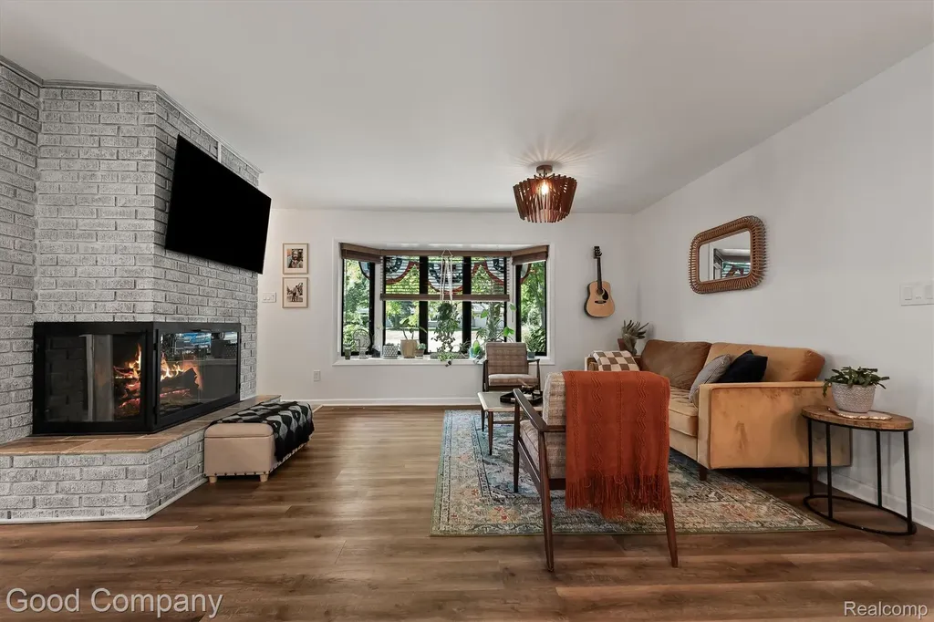 141 Nesbit Lane Rochester Hills City MI 48309