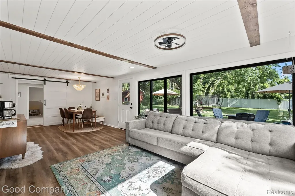 141 Nesbit Lane Rochester Hills City MI 48309