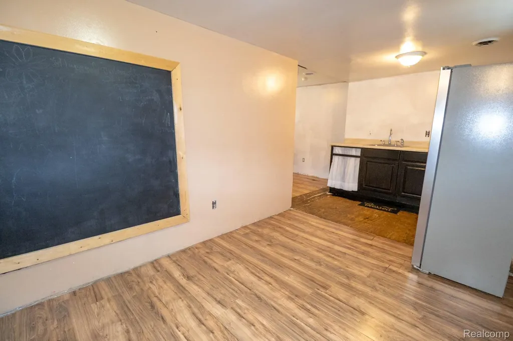 6301 Janet Street Taylor City MI 48180