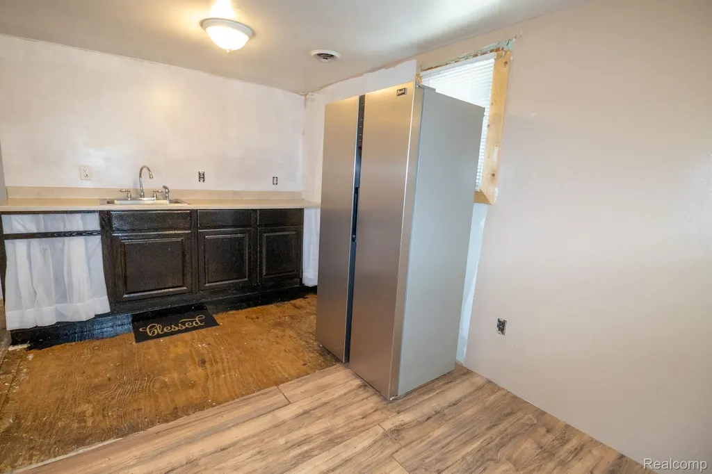 6301 Janet Street Taylor City MI 48180
