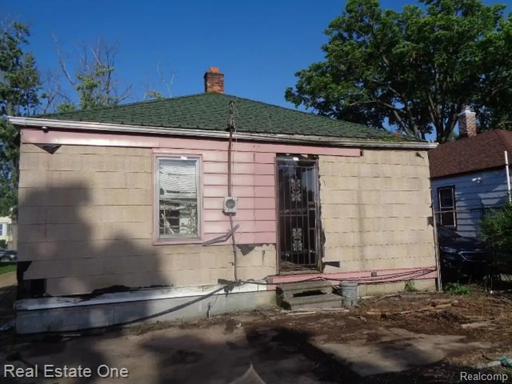 20009 Ohio Street Detroit City MI 48221