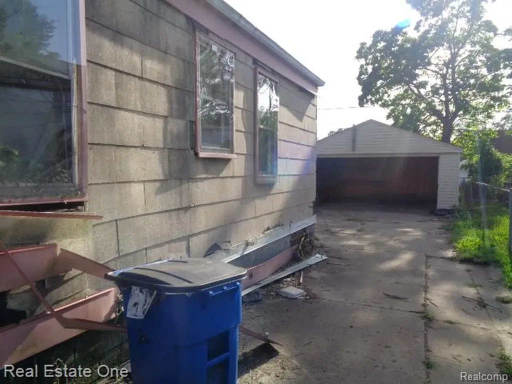 20009 Ohio Street Detroit City MI 48221