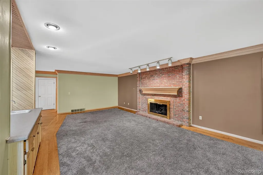 11549 Kings Coach Road Grand Blanc City MI 48439