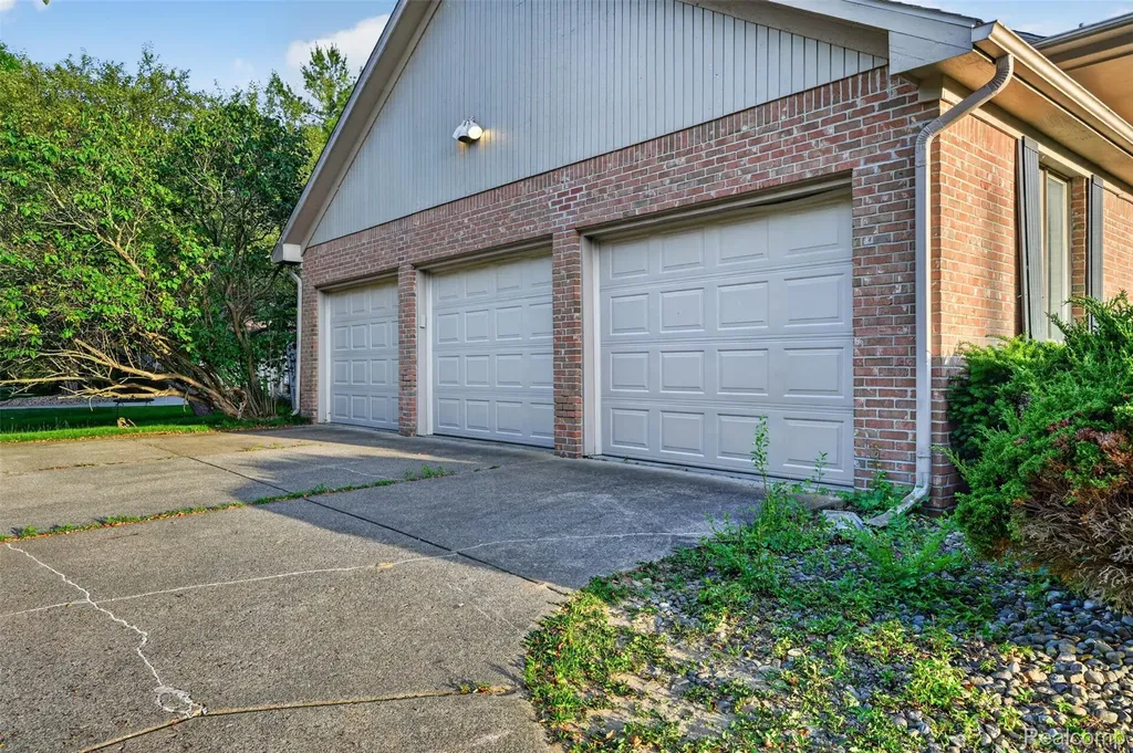 11549 Kings Coach Road Grand Blanc City MI 48439