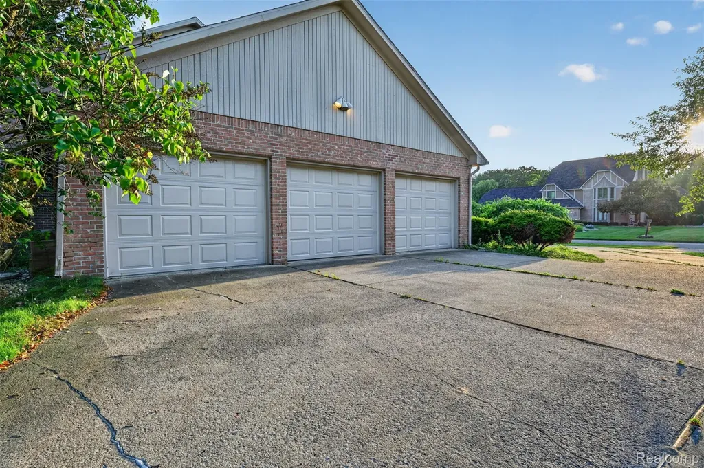 11549 Kings Coach Road Grand Blanc City MI 48439