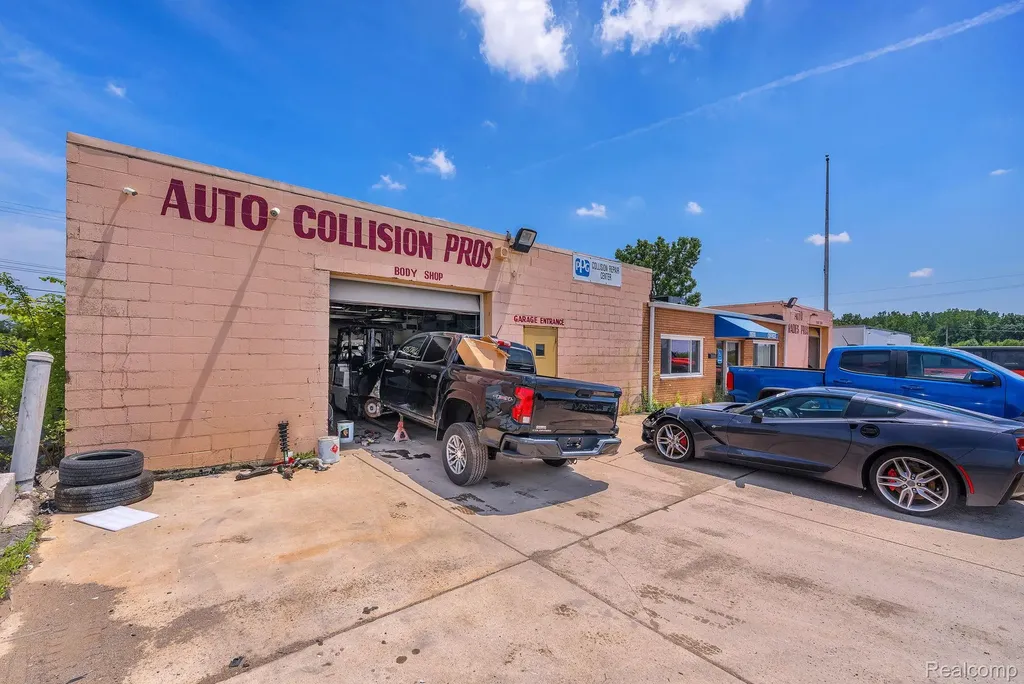 29300 Goddard Road Romulus City MI 48174