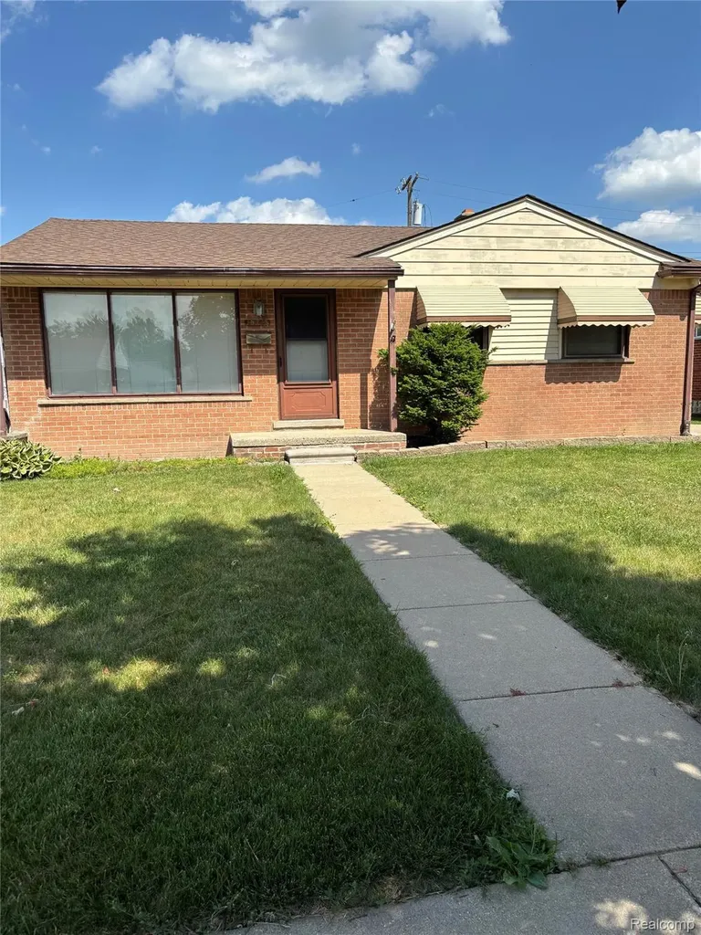 15745 Mulberry Street Southgate City MI 48195