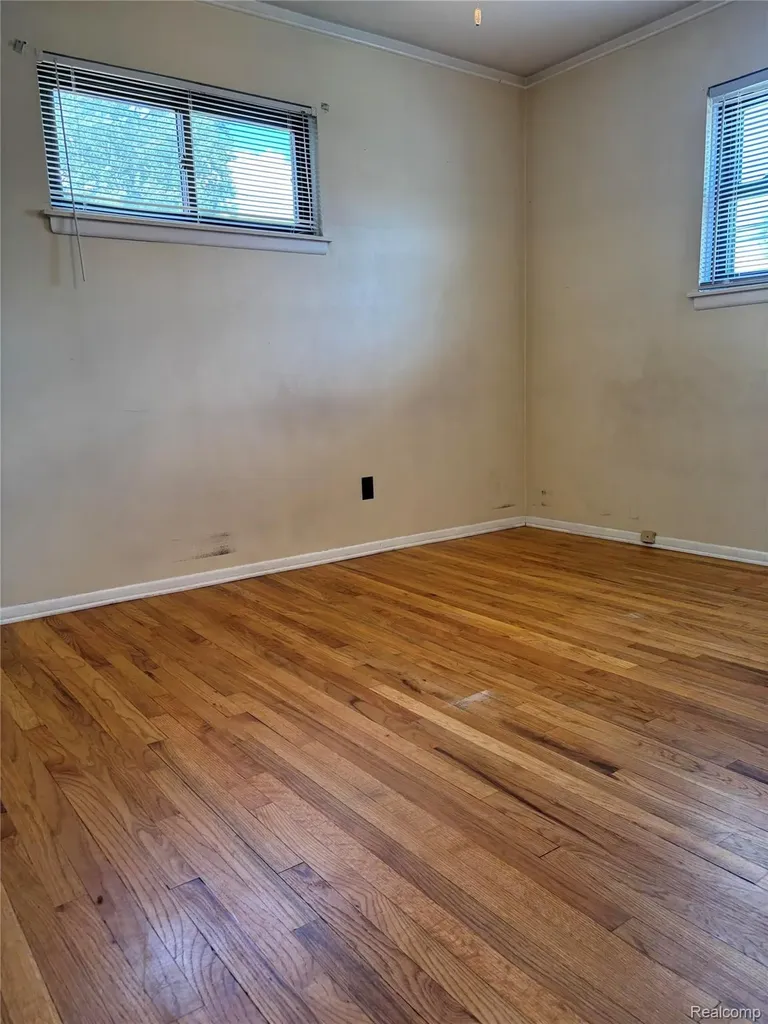 15745 Mulberry Street Southgate City MI 48195