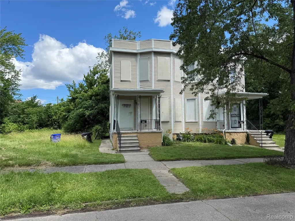 229 Leicester Court Detroit City MI 48202