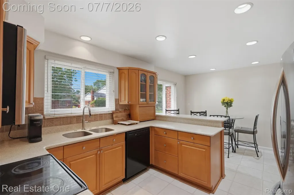 21455 Independence Drive Southfield City MI 48076