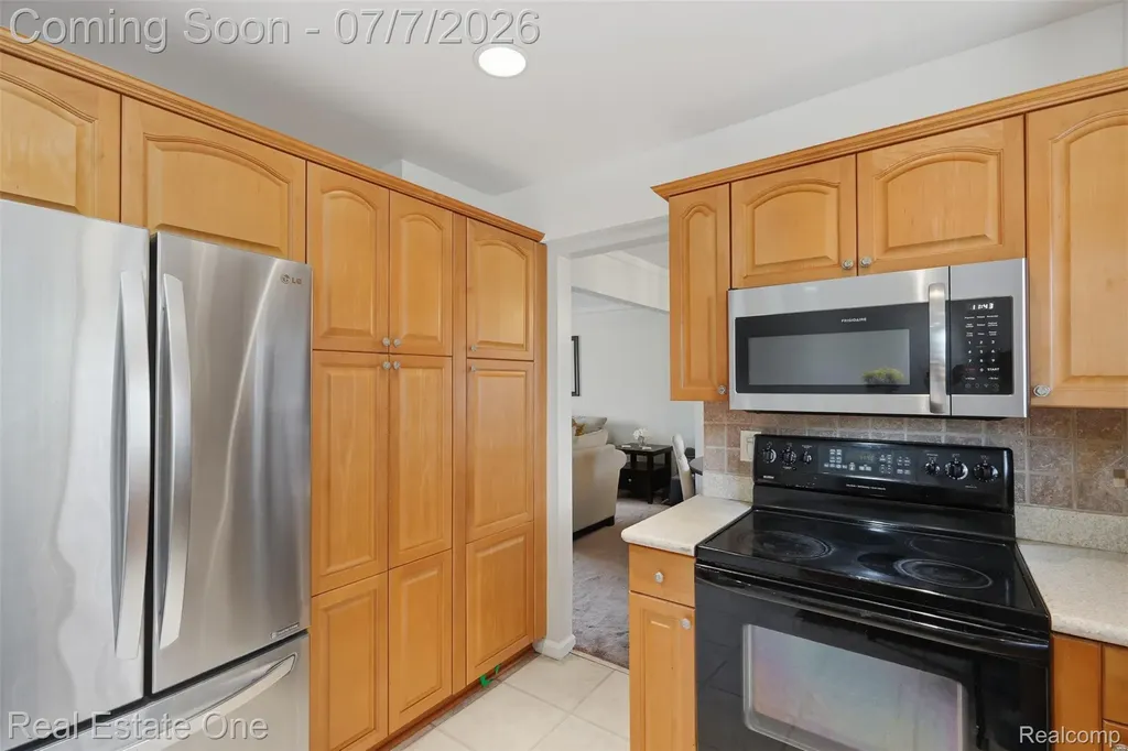 21455 Independence Drive Southfield City MI 48076