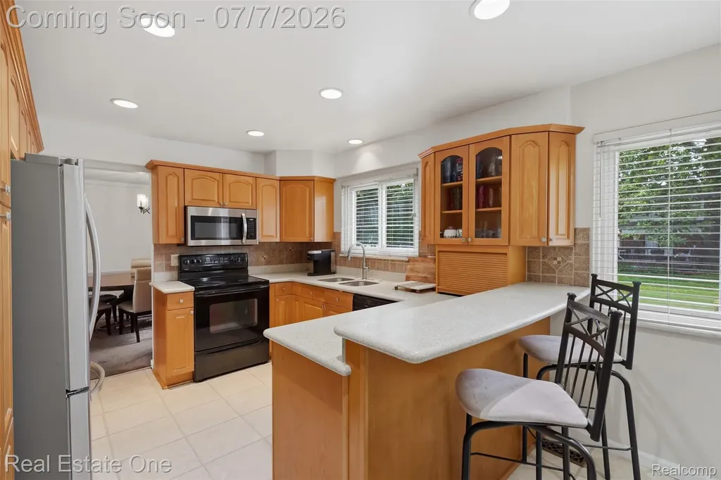 21455 Independence Drive Southfield City MI 48076