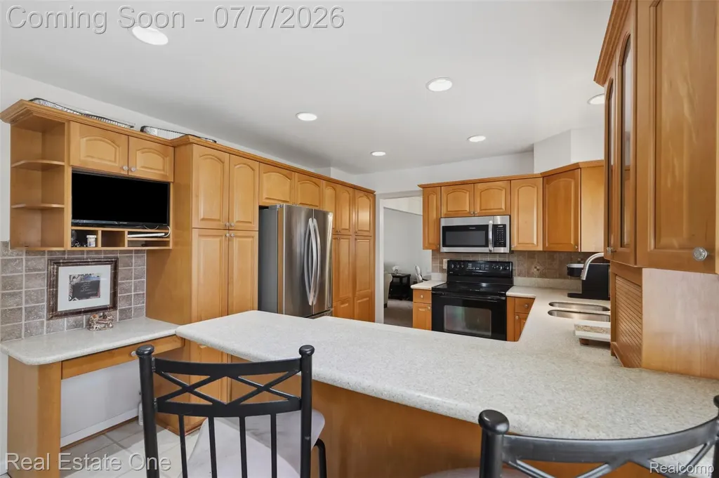 21455 Independence Drive Southfield City MI 48076