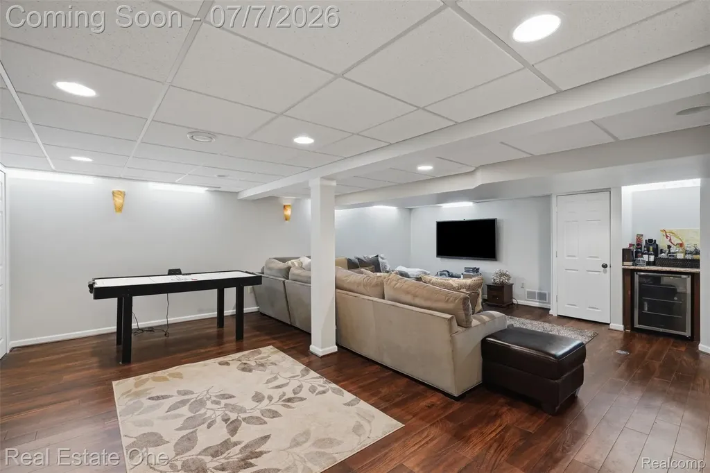 21455 Independence Drive Southfield City MI 48076