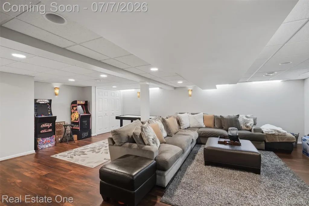 21455 Independence Drive Southfield City MI 48076
