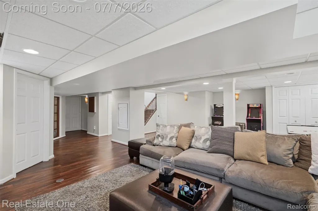 21455 Independence Drive Southfield City MI 48076